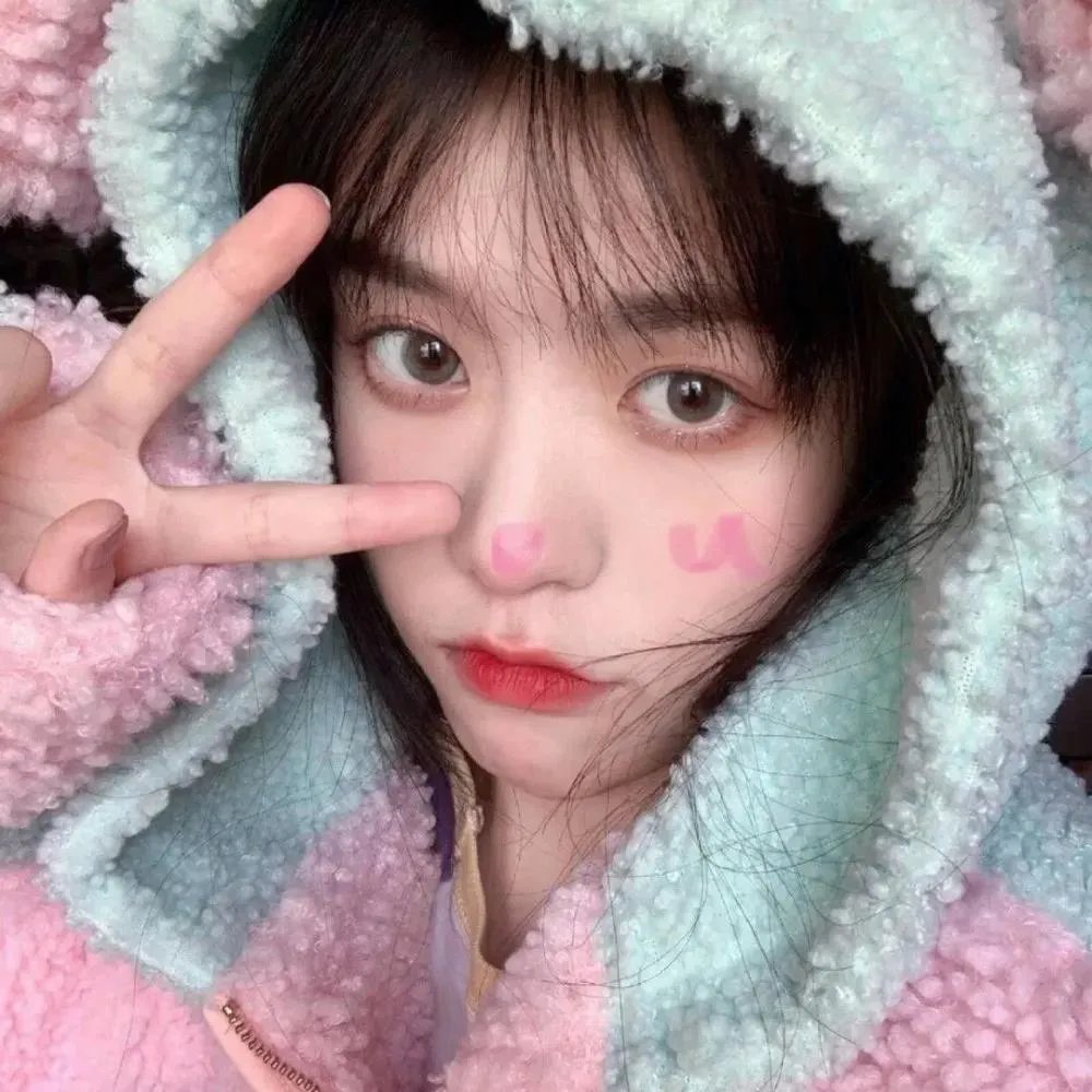 追梦的黎族女娃娃